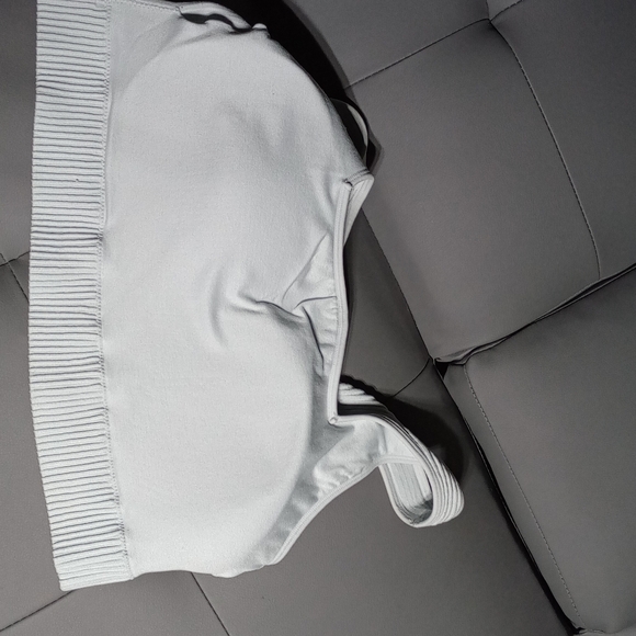 Women's sports bra - Picture 6 of 7